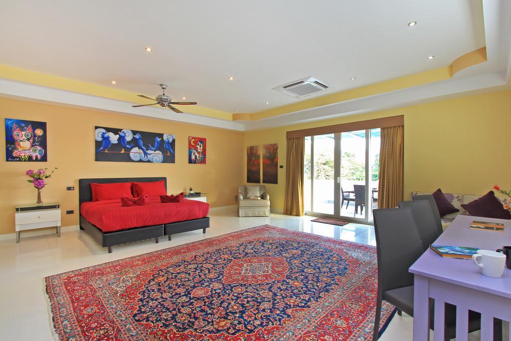 Sharrow Bay Villa Pattaya Exterior photo